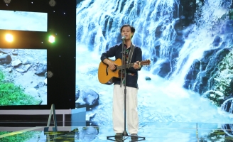 Ai Nguyên: Từ mặc cảm vì nghèo khó đến tự hào cất cao giọng hát trên sân khấu