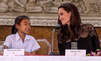 Angelina Jolie phủ nhận dùng tiền để chọn diễn viên nhí Campuchia