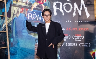 Anh Tú Wilson “thần thái ngút trời” trong ngày ra mắt phim điện ảnh Ròm