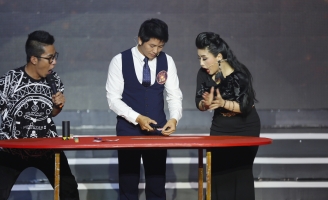 Ảo thuật gia Nguyễn Phương tiếp tục tỏa sáng trên sân khấu Kỳ tài lộ diện