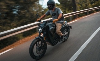 Bao lâu thì cần thay nhớt xe máy một lần?