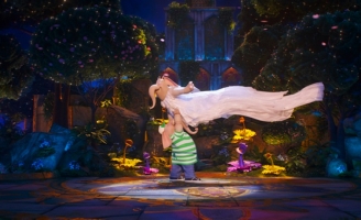 Bật mí hậu trường cực đầu tư về vũ đạo và phục trang cho các 