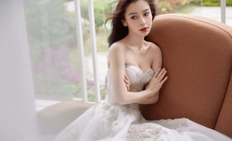 Bị người đi đường chụp trộm, mỹ nhân Hoa ngữ nào vẫn đẹp 'ngút trời'?