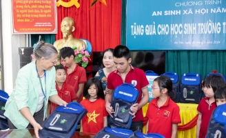 BIDV MetLife trao gửi yêu thương, tiếp sức đến trường cho học sinh Hưng Yên, Phú Thọ