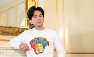 Ca sĩ Đan Trường mong hết dịch để trở về Việt Nam hát tặng khán giả