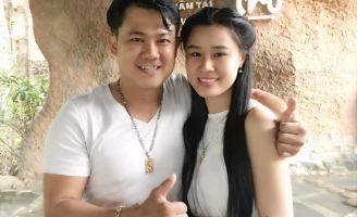 Ca sĩ Vân Quang Long kết hôn lần hai với vợ kém 10 tuổi