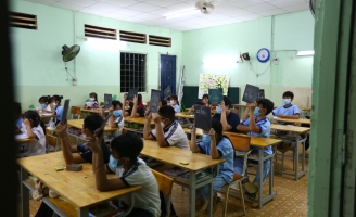 Cảm động tấm lòng cao cả của thầy giáo Trần Quang Thắng - ông bụt giữa đời thường