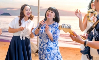 Cẩm Vân - Khắc Triệu cùng con gái ra mắt MV
