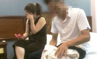 Cán bộ CSGT bị bắt quả tang trong nhà nghỉ với cô giáo đã có chồng