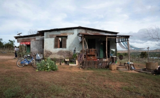 Căn nhà ông Phước trong “Lật mặt 8”: bối cảnh dựng mới từ vùng đất trống miền Trung