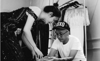 Cannes 2018: Lý Nhã Kỳ tất bật chuẩn bị để sải bước trên thảm đỏ