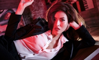 Cao Thiên Trang đặt dấu ấn đầu tiên trên màn ảnh rộng với “Hoa hậu giang hồ”