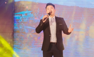 Chàng trai 8x ở Hải Dương giành giải quán quân Uplive Cover 2021 trong khu cách ly