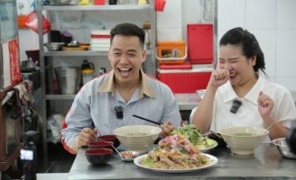 Chen Ru Lu và Bỏng Ngô Mario “oanh tạc” con đường ẩm thực Nguyễn Thiện Thuật