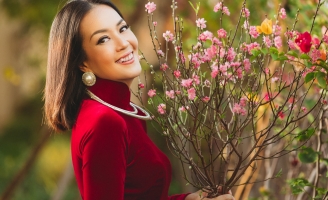 Chung Vũ Thanh Uyên rạng rỡ trong bộ ảnh đón Xuân 2022