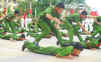 Công an nghĩa vụ có được quyền bắt người chạy xe vi phạm?