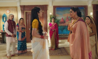 Cuộc Chiến Tơ Lụa: Cô thợ dệt xinh đẹp bị tra tấn dã man vì tình nghi bắt cóc chồng