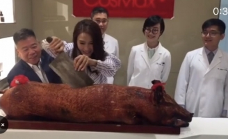 Cuộc sống giàu sang ở tuổi U50 của 