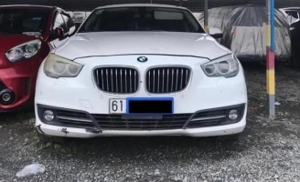 Cuối năm săn xe sang cũ thanh lý, bất ngờ giá rẻ cả trăm triệu đồng