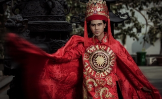 Đại diện Việt ở Mister Universe Tourism chọn quốc phục đậm tinh tuý hồn Việt 