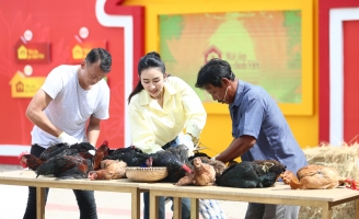 Dàn Hoa, Á hậu đình đám chung tay giúp đỡ các em nhỏ mồ côi ở Mái ấm gia đình Việt