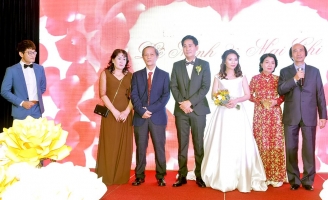 Dàn sao khủng chúc mừng tiệc cưới đạo diễn Lê Minh