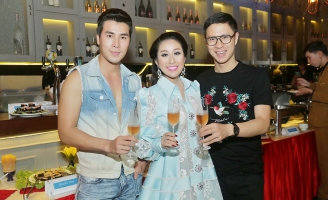 Dàn sao Việt đến mừng Nữ Hoàng sắc đẹp Kim Trang thêm tuổi mới