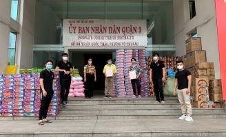 Đan Trường - Trung Quang chung tay hỗ trợ người dân khu phong tỏa, người vô gia cư