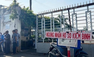 Đăng kiểm ô tô ở TP.HCM, Bình Dương quá tải, tài xế phải xếp hàng từ 4h sáng