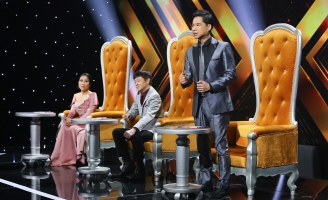 Danh ca Ngọc Sơn rơi nước mắt hát Tình mẹ đêm thi chủ đề “Tình mẫu tử”