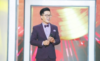 Danh ca Phương Dung hoảng hốt vì giọng hát của MC Quốc Bình