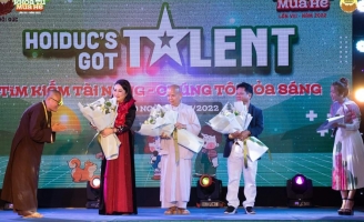 Đạo diễn Xuân Phước, nghệ sĩ Thanh Hằng đồng hành cùng các bạn trẻ