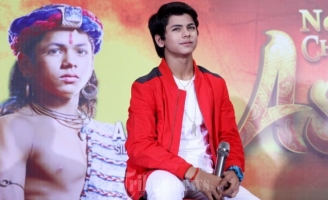 Đây chính là vẻ đẹp đời thực của nam thần phim Ashoka Đại Đế