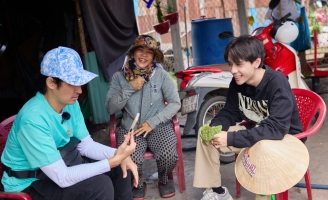 Đi xin việc ở hồ sen, Quang Hùng MasterD được Huy Khánh đối xử như con trai