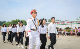 Đoàn đại biểu SSEAYP Việt Nam viếng Lăng Chủ tịch Hồ Chí Minh
