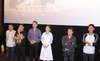 Đoàn làm phim Lộ Mặt công phá khắp các rạp chiếu phim