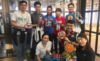 Đoàn SSEAYP Việt Nam 2018 khiến bạn bè quốc tế thích thú với tre & trò chơi dân gian