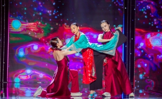 Đoan Trang “ngẫu hứng” mở màn Đấu Trường Ngôi Sao 2025, tuyên bố không chọn theo khuôn mẫu