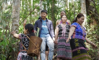 Độc đáo phim tài liệu được thực hiện bằng tiếng Cơ Tu