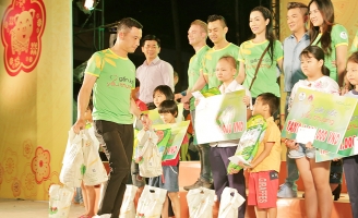 Đón năm mới Đinh Hợi 2019 Trịnh Kim Chi, Đàm Vĩnh Hưng cùng 