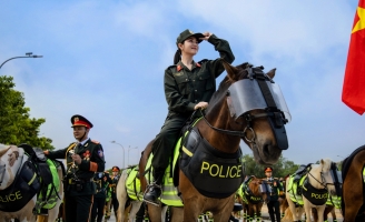 Duyên Quỳnh gây sốt với 