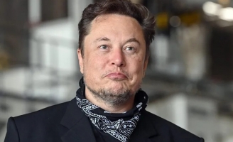 Elon Musk phải ngủ nhờ nhà bạn