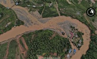 Gần 100 điểm sạt lở, 3 vị trí mất đường do mưa lũ trên Quốc lộ 32 qua Yên Bái