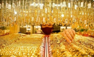 Giá vàng bật tăng sáng đầu tuần, vượt ngưỡng tâm lý quan trọng