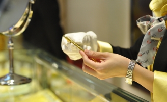 Giá vàng đi lên đầu tuần