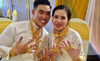 Giá vàng tăng vù vù, nhiều người ngậm ngùi hoãn cưới