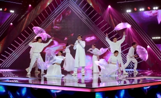 Giám khảo Thùy Trang mê mẩn trai đẹp khi ngồi ghế nóng Đấu Trường Ngôi Sao 2023