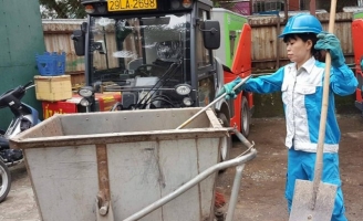 Giây phút hãi hùng ám ảnh nữ lao công trong cơn bão