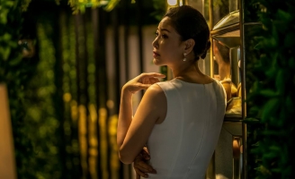 Hà Kiều Anh “trẻ không tưởng” trong bộ ảnh mới nhất với trang phục Công Trí