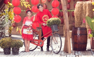 Hà Trí Quang khoe ảnh xuân cùng con gái nuôi